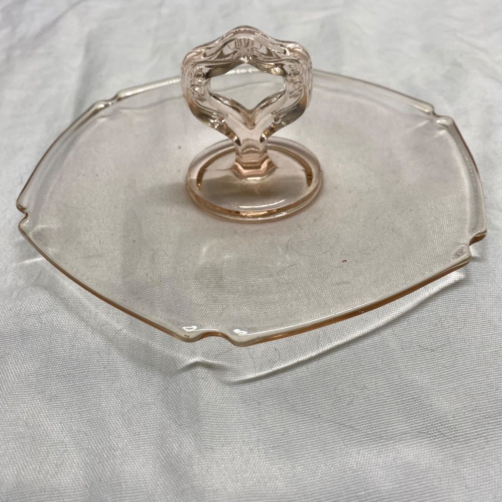 * Pink Depression Glass center-handled candy or bonbon dish 7" Vintage 1930's - Picture 8 of 10